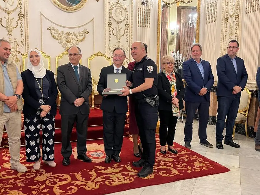 Reconocimiento a funcionarios por sus a&ntilde;os de servicio / Daniel Hern&aacute;ndez