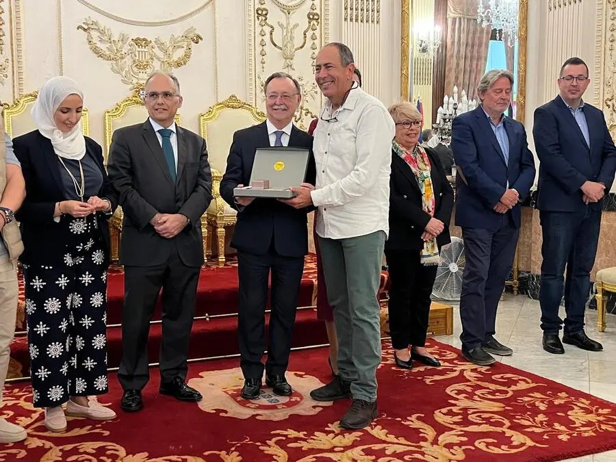 Reconocimiento a funcionarios por sus a&ntilde;os de servicio / Daniel Hern&aacute;ndez