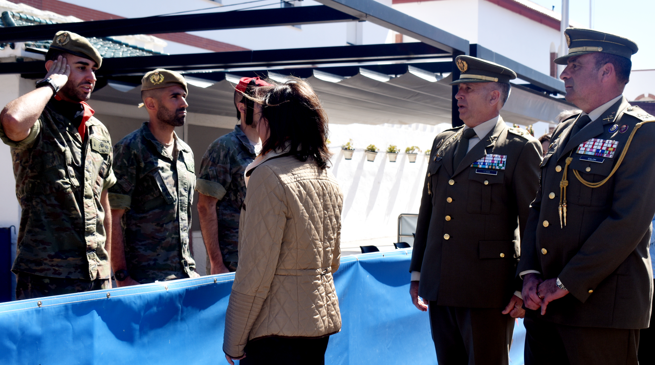 La ministra Robles preside el homenaje de Regulares al cabo Palacios (27)
