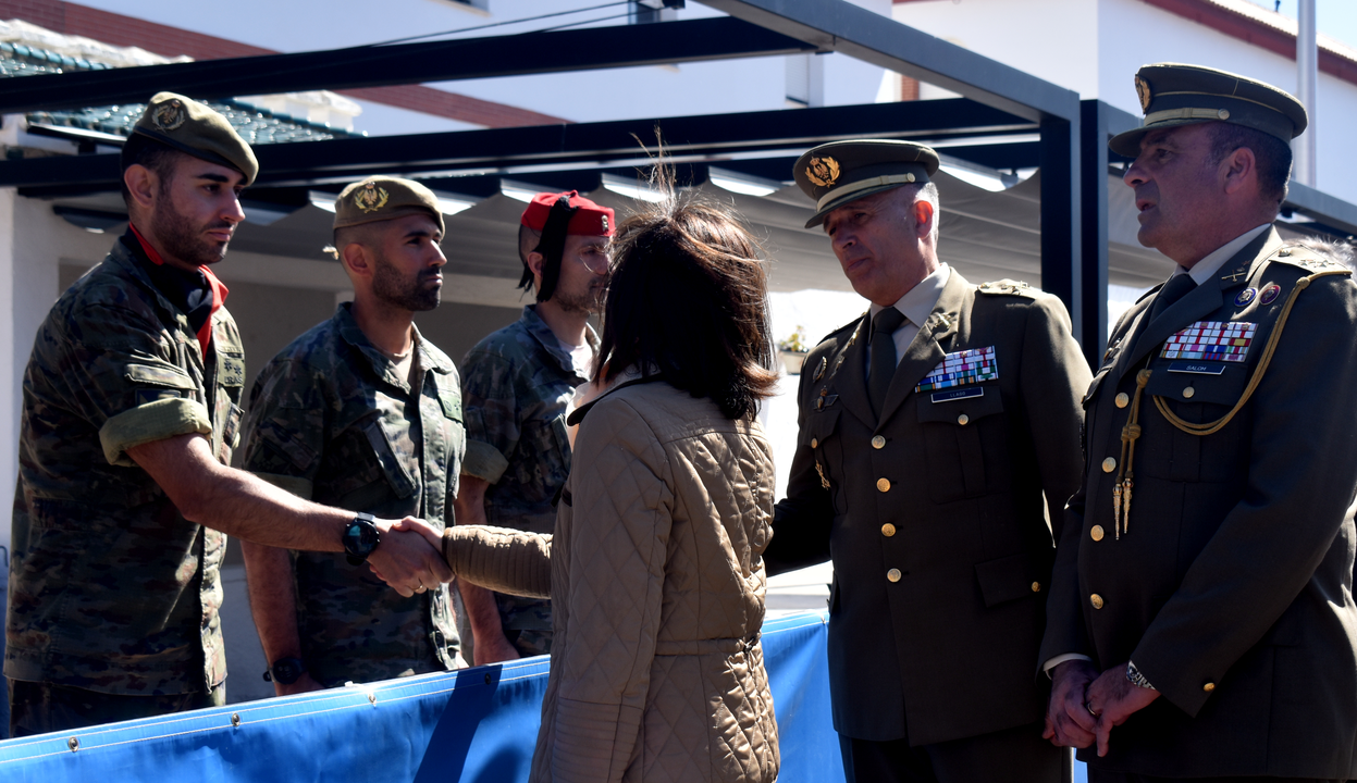 La ministra Robles preside el homenaje de Regulares al cabo Palacios (26)