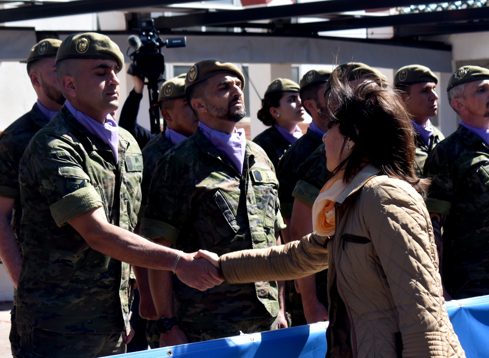 La ministra Robles preside el homenaje de Regulares al cabo Palacios (23)