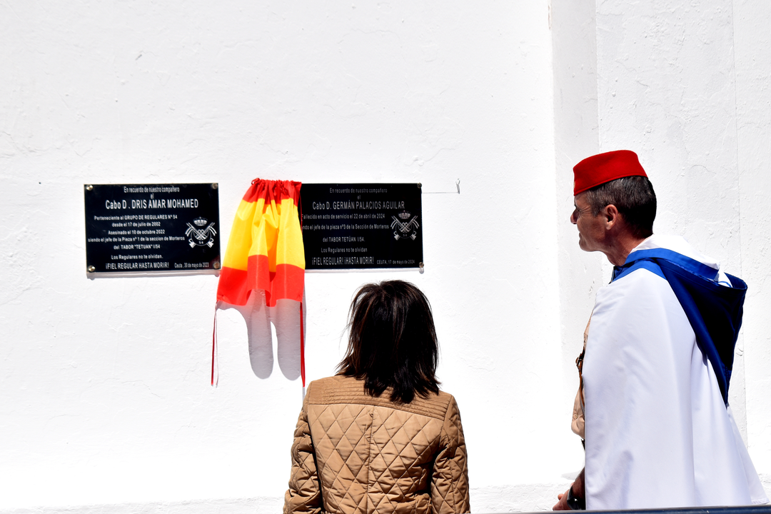 La ministra Robles preside el homenaje de Regulares al cabo Palacios (22)
