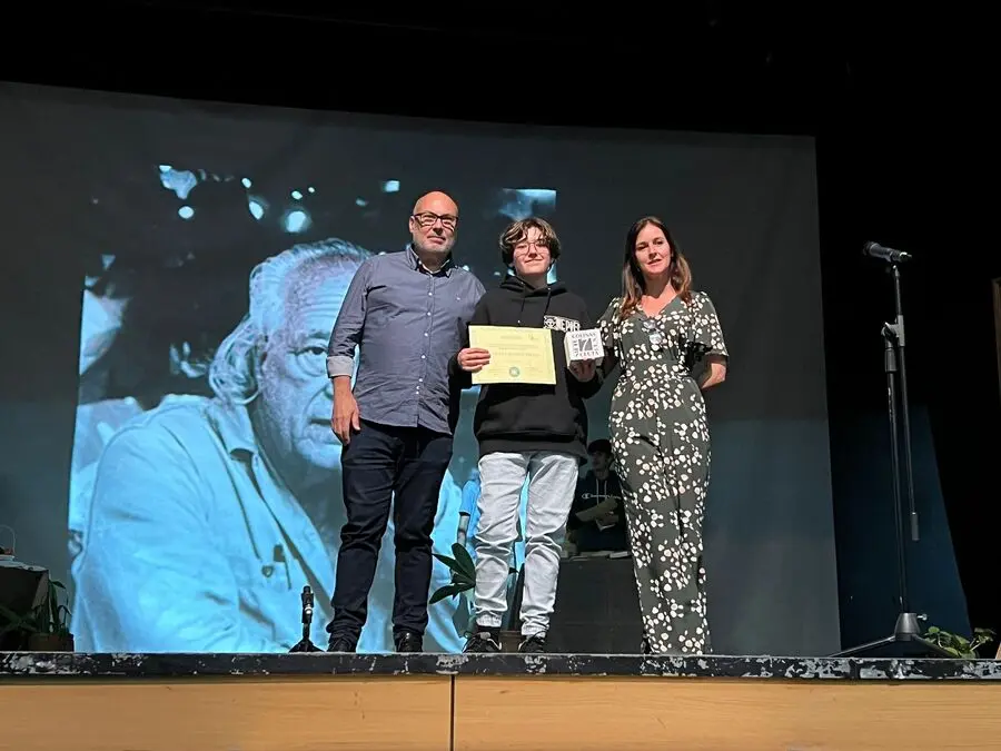 Premios III Ed, Concurso 'En pocas palabras' / Daniel Hern&aacute;ndez