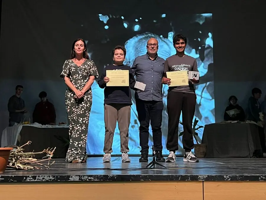 Premios III Ed, Concurso 'En pocas palabras' / Daniel Hern&aacute;ndez