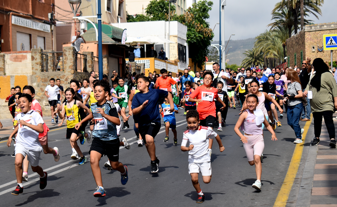 Carrera Solidaria en la barriada de Had&uacute;. Foto: Rafa B&aacute;ez