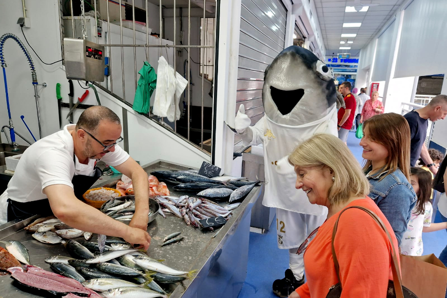 Caballati recorre las calles del centro de la ciudad y el Mercado Central _ Laura Ortiz(8)