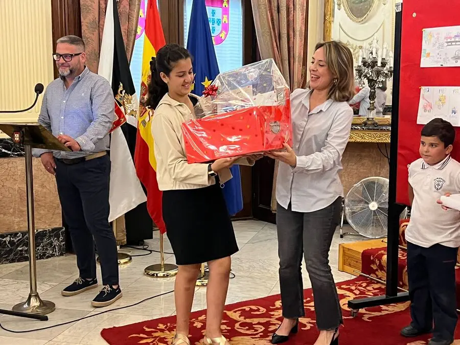 Entrega de premios del Concurso de dibujo del 112 / Daniel Hern&aacute;ndez