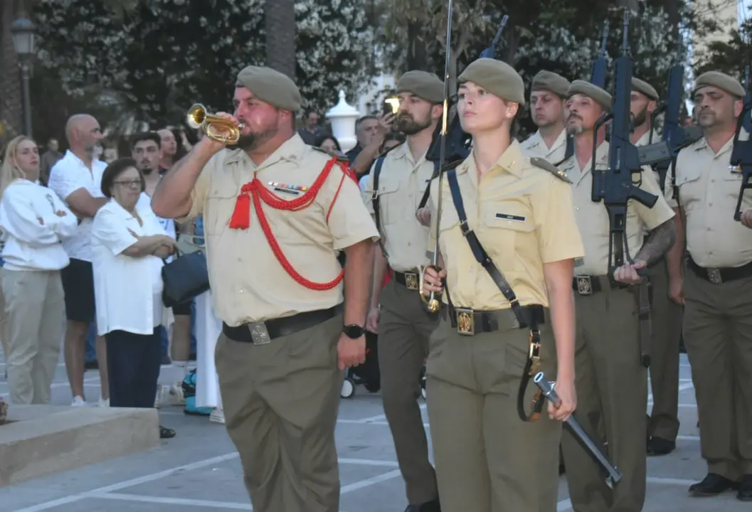 Arriado de bandera / Rafa B&aacute;ez