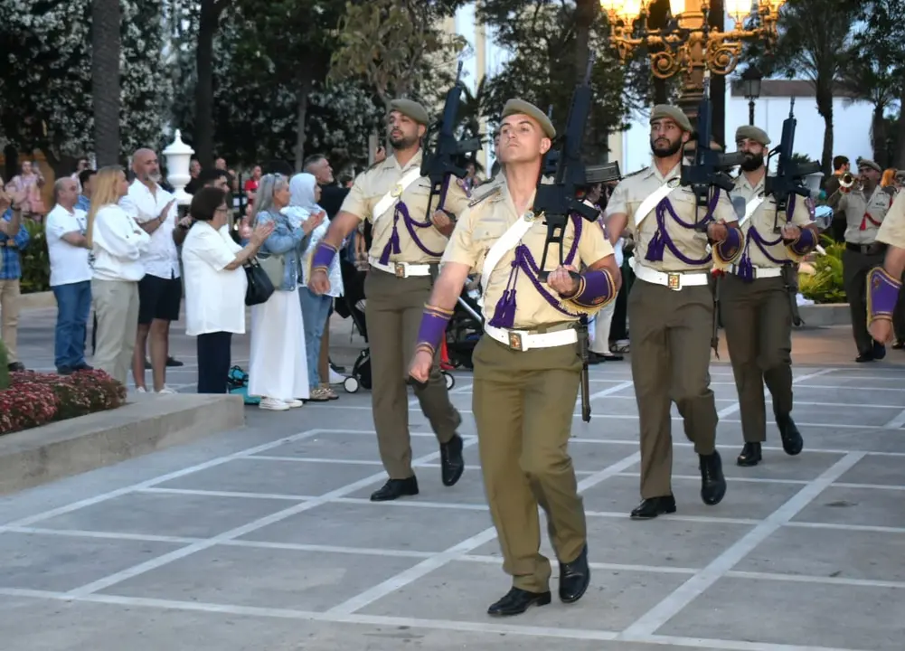 Arriado de bandera / Rafa B&aacute;ez