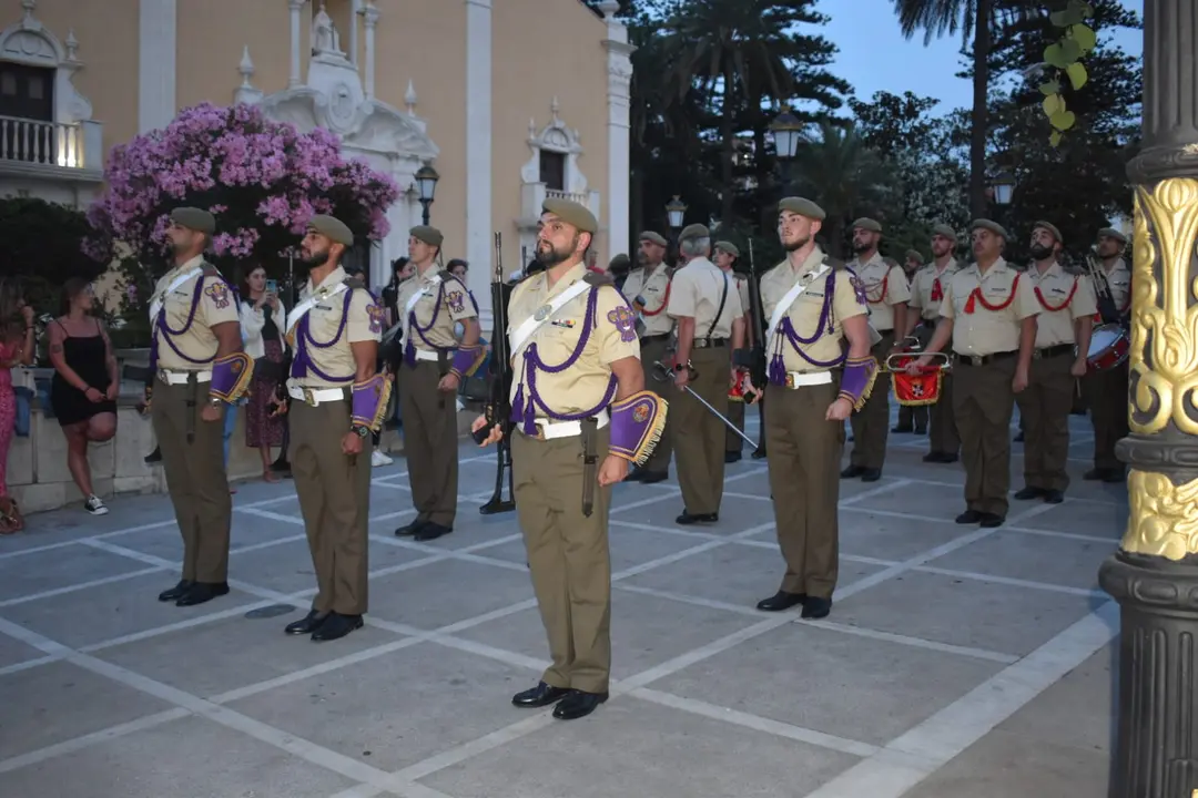 Arriado de bandera / Rafa B&aacute;ez