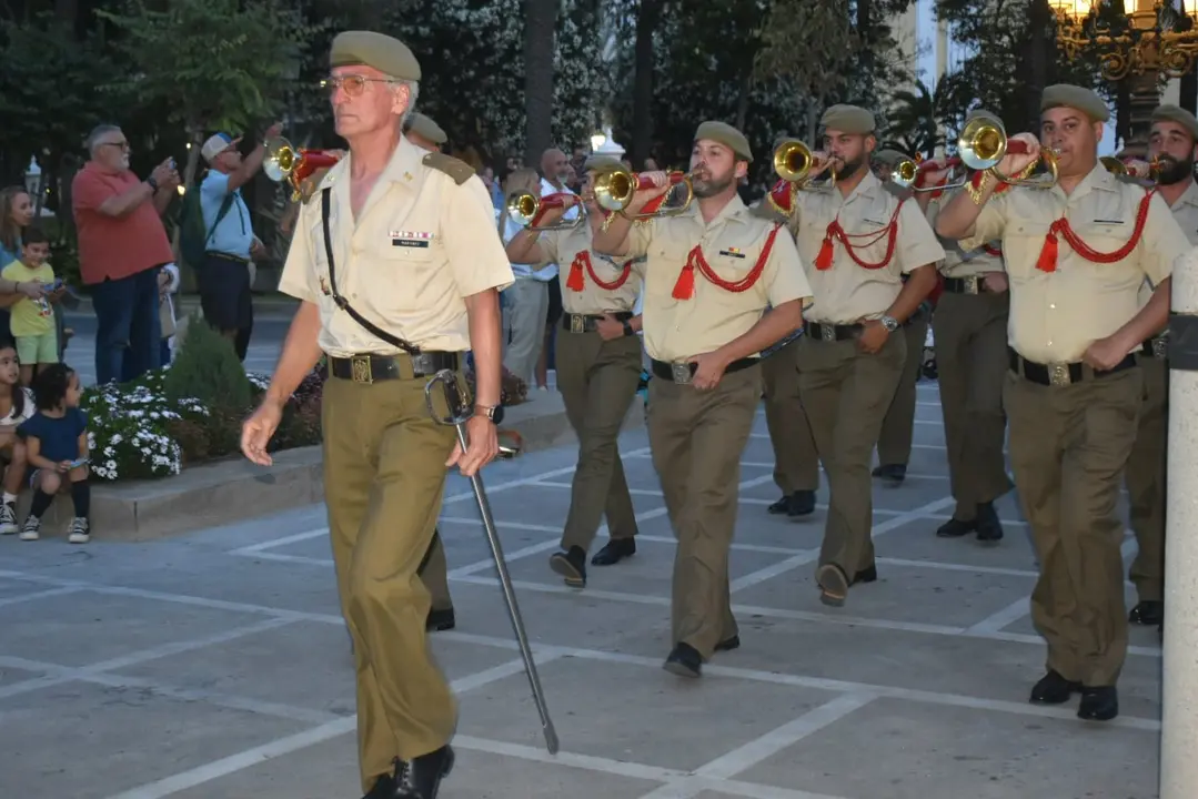Arriado de bandera / Rafa B&aacute;ez