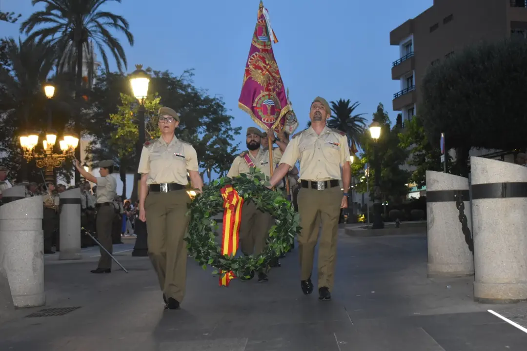 Arriado de bandera / Rafa B&aacute;ez