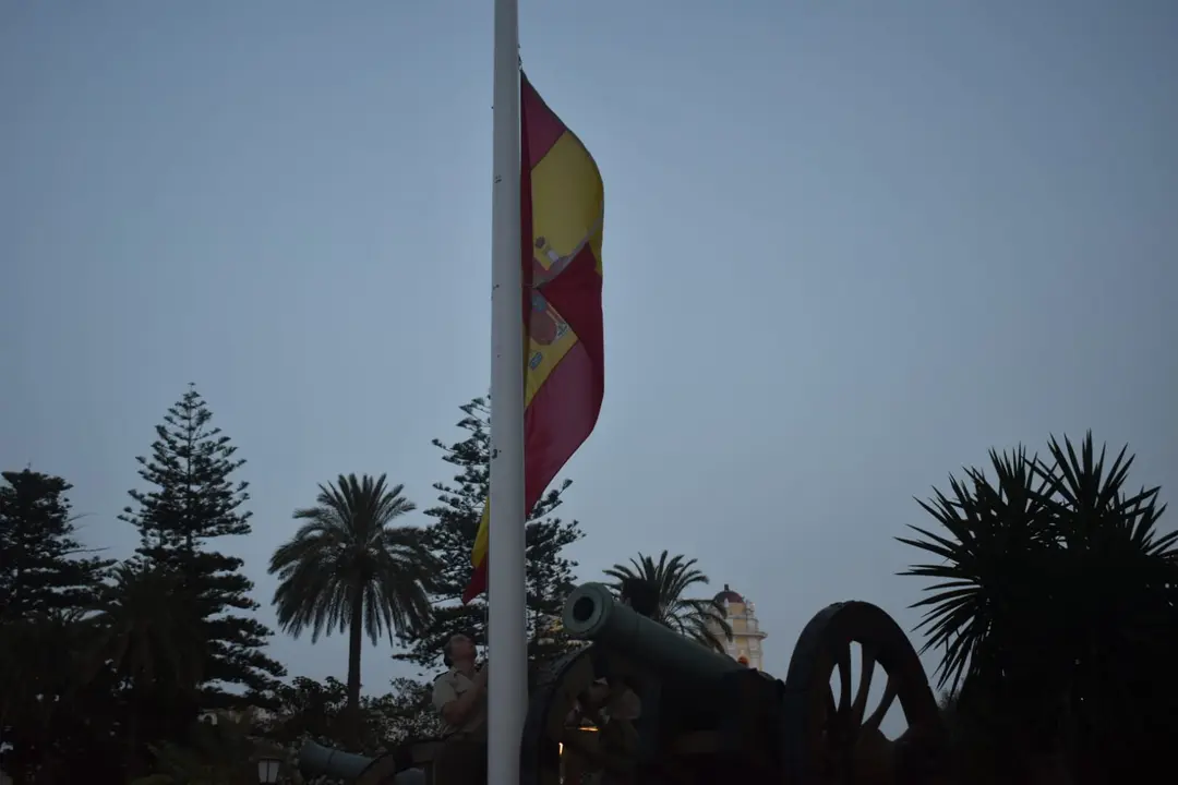 Arriado de bandera / Rafa B&aacute;ez