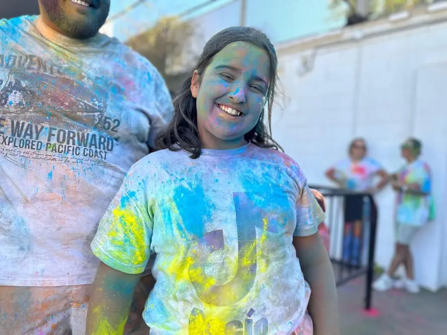 Holi / Mohamed Ettouilleb
