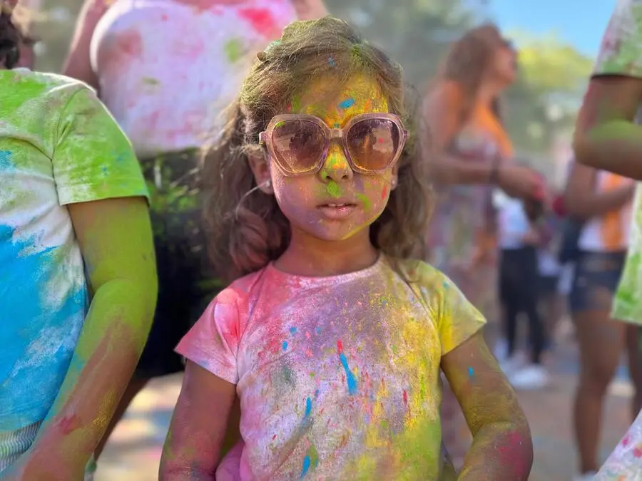Holi / Mohamed Ettouilleb