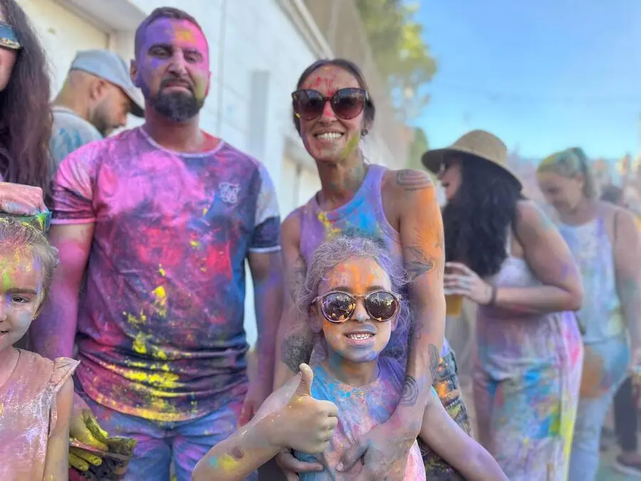 Holi / Mohamed Ettouilleb