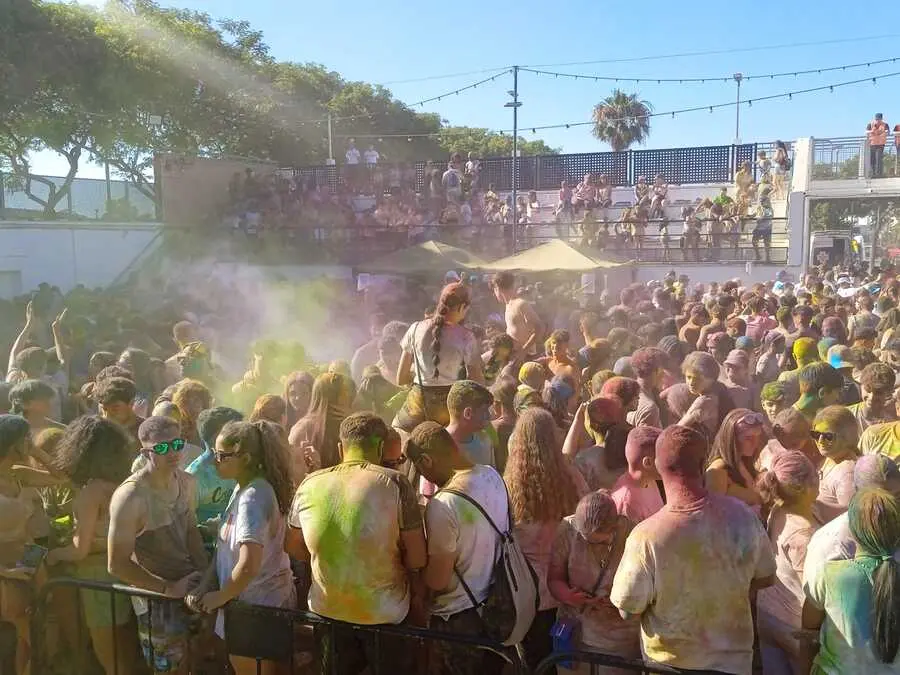 Holi / C&eacute;sar Mart&iacute;n