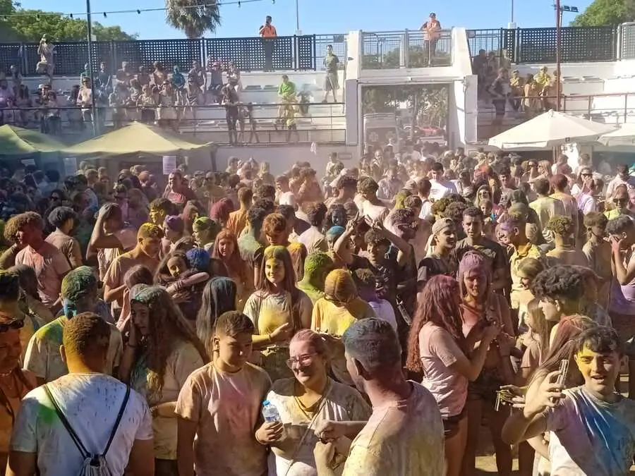 Holi / C&eacute;sar Mart&iacute;n
