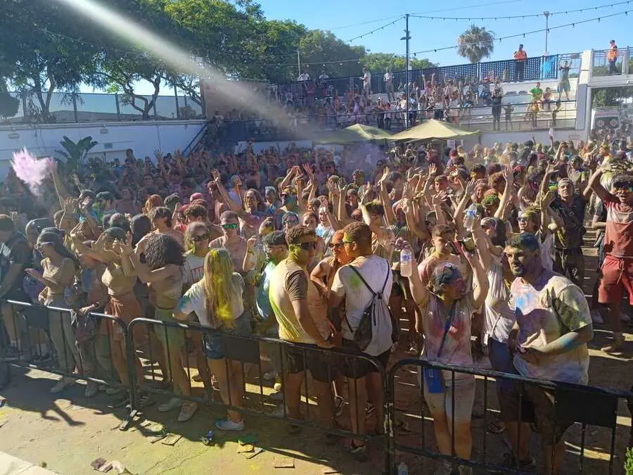 Holi / C&eacute;sar Mart&iacute;n