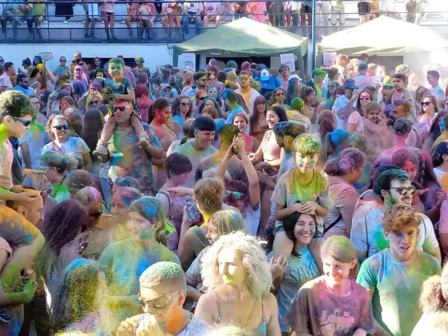 Holi / C&eacute;sar Mart&iacute;n