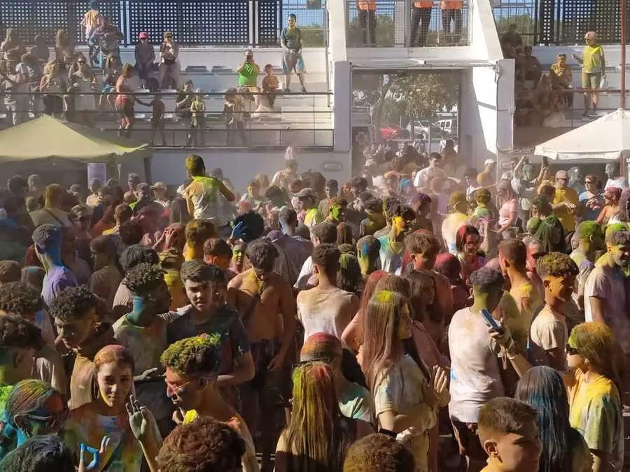 Holi / C&eacute;sar Mart&iacute;n
