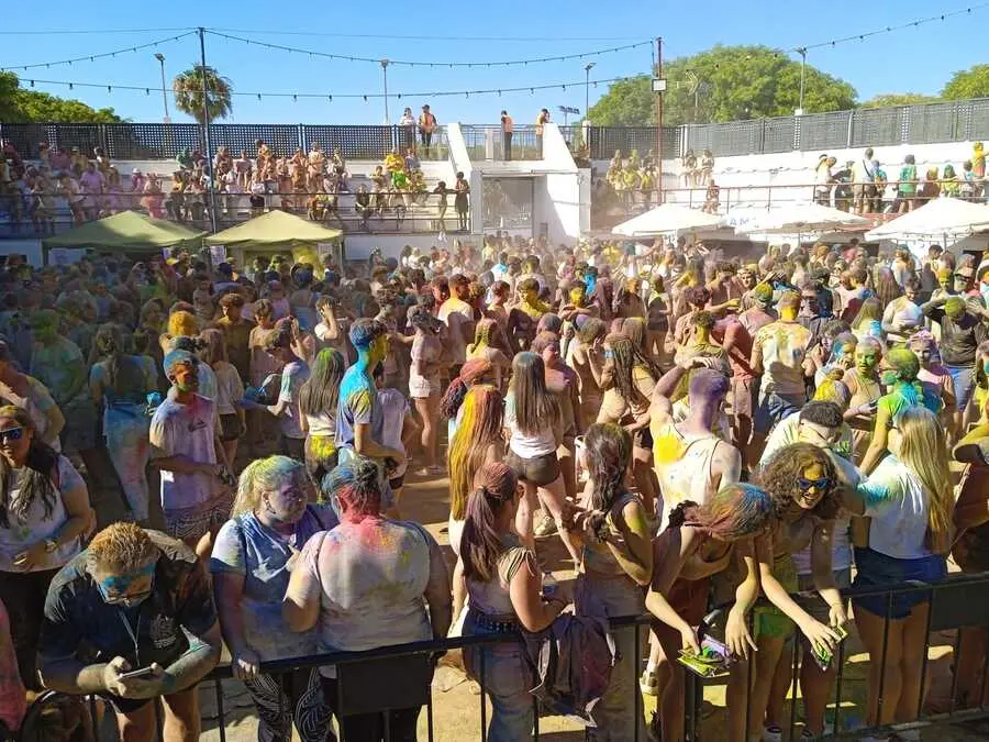 Holi / C&eacute;sar Mart&iacute;n
