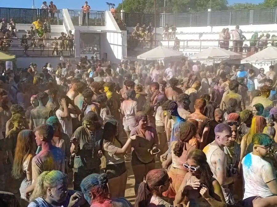 Holi / C&eacute;sar Mart&iacute;n