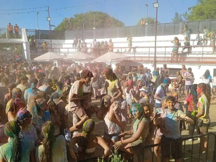 Holi / C&eacute;sar Mart&iacute;n