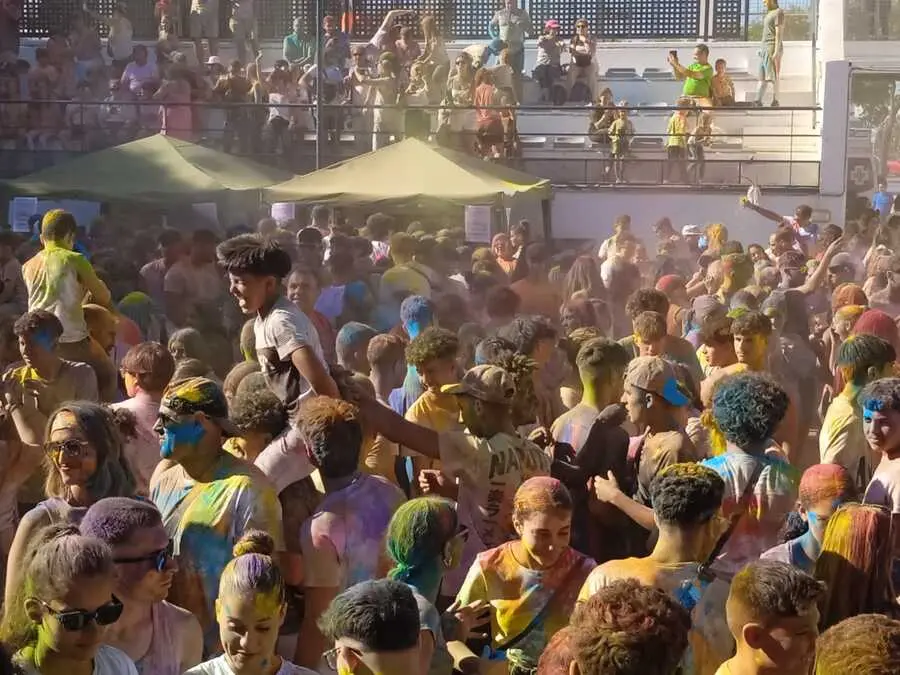 Holi / C&eacute;sar Mart&iacute;n