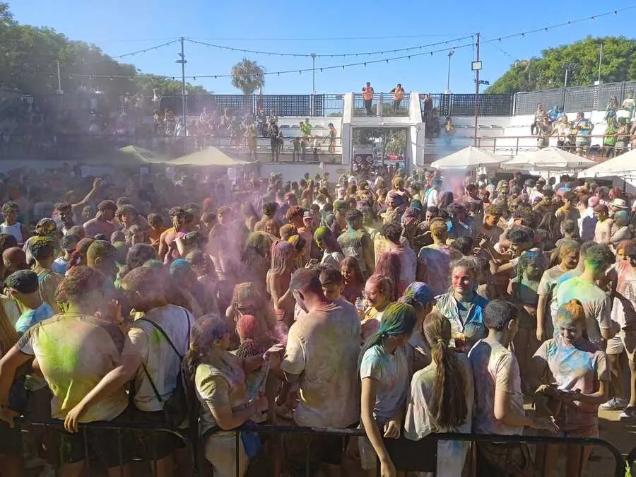 Holi / C&eacute;sar Mart&iacute;n