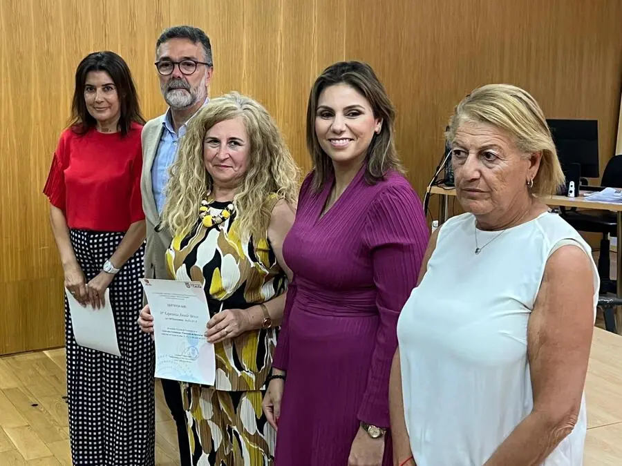 Entrega de diplomas en la Escuela de la Construcci&oacute;n / Daniel Hern&aacute;ndez