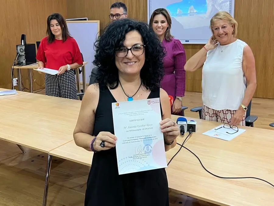 Entrega de diplomas en la Escuela de la Construcci&oacute;n / Daniel Hern&aacute;ndez