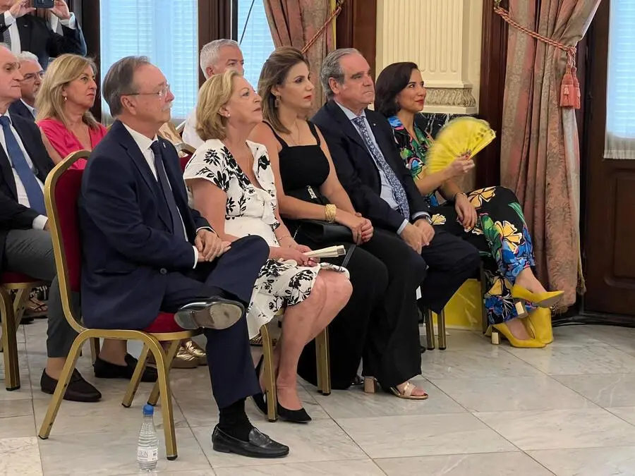 Toma de posesi&oacute;n de la presidencia el Colegio de Farmac&eacute;uticos