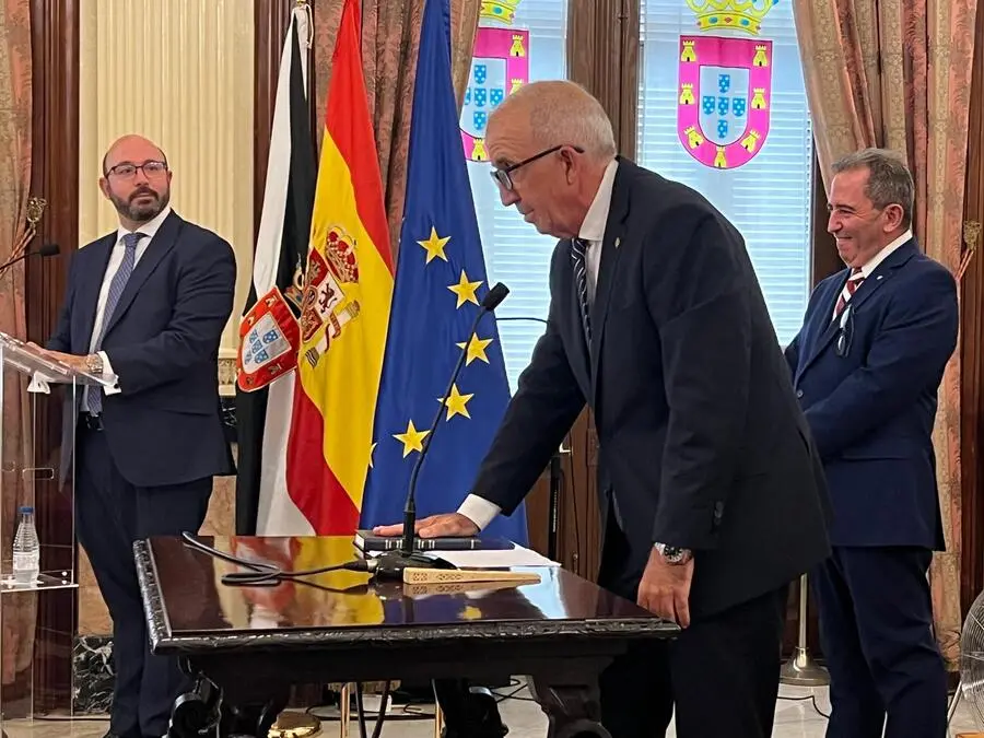 Toma de posesi&oacute;n de la presidencia el Colegio de Farmac&eacute;uticos