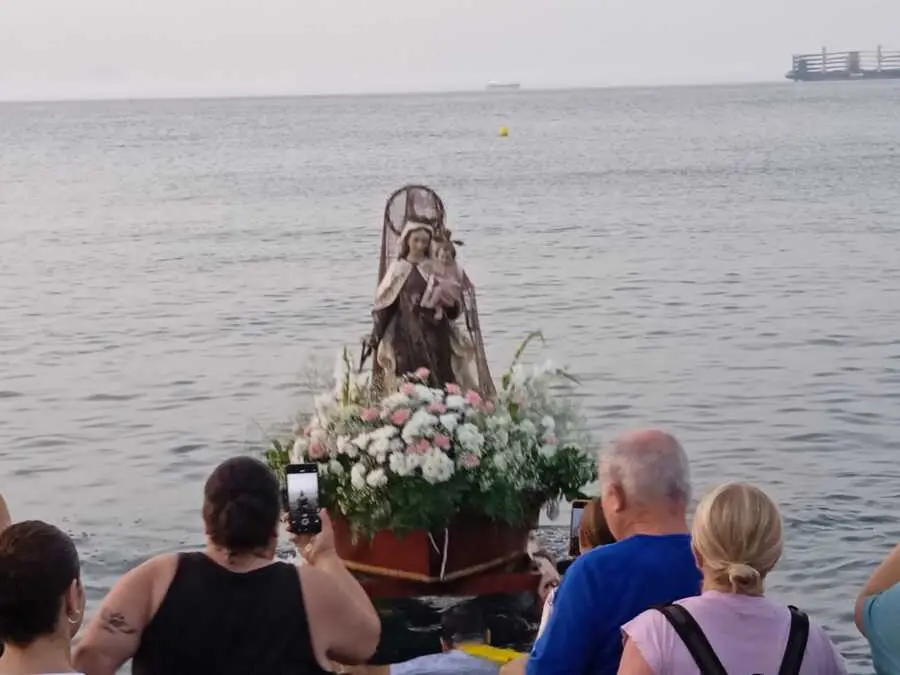 Virgen del Carmen del Puerto / C&eacute;sar Mart&iacute;n