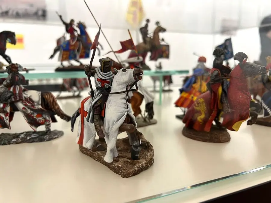 Exposici&oacute;n de miniaturas por el aniversario de Santiago Apostol / Daniel Hern&aacute;ndez