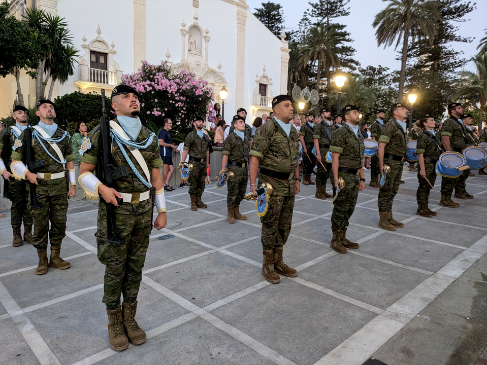 Arriado de Bandera protagonizado por el Regimiento de Caballer&iacute;a Montesa 3 (9)