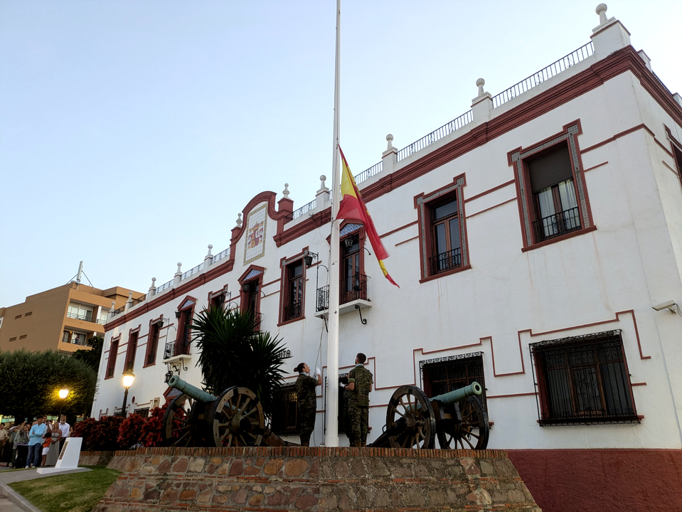 Arriado de Bandera protagonizado por el Regimiento de Caballer&iacute;a Montesa 3 (8)