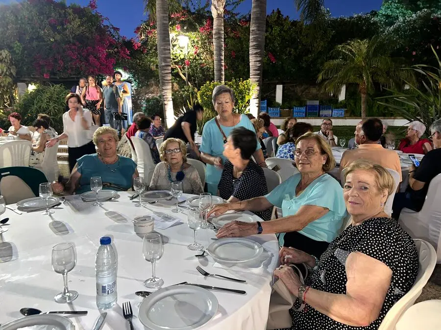 Cena de Feria para mayores 2024 / Daniel Hern&aacute;ndez