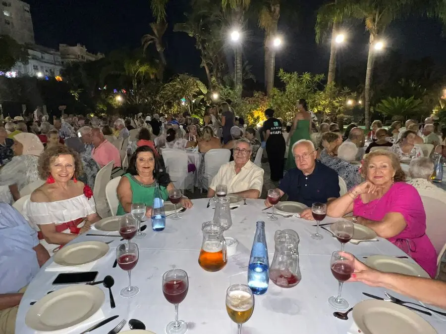 Cena de Feria para mayores 2024 / Daniel Hern&aacute;ndez