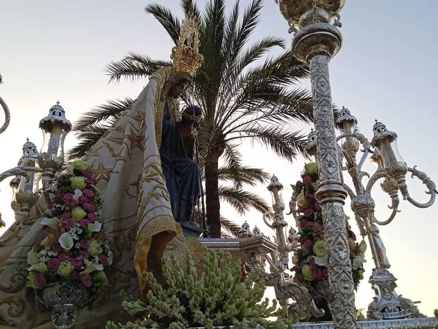 Procesi&oacute;n de la Virgen de &Aacute;frica / C&eacute;sar Mart&iacute;n