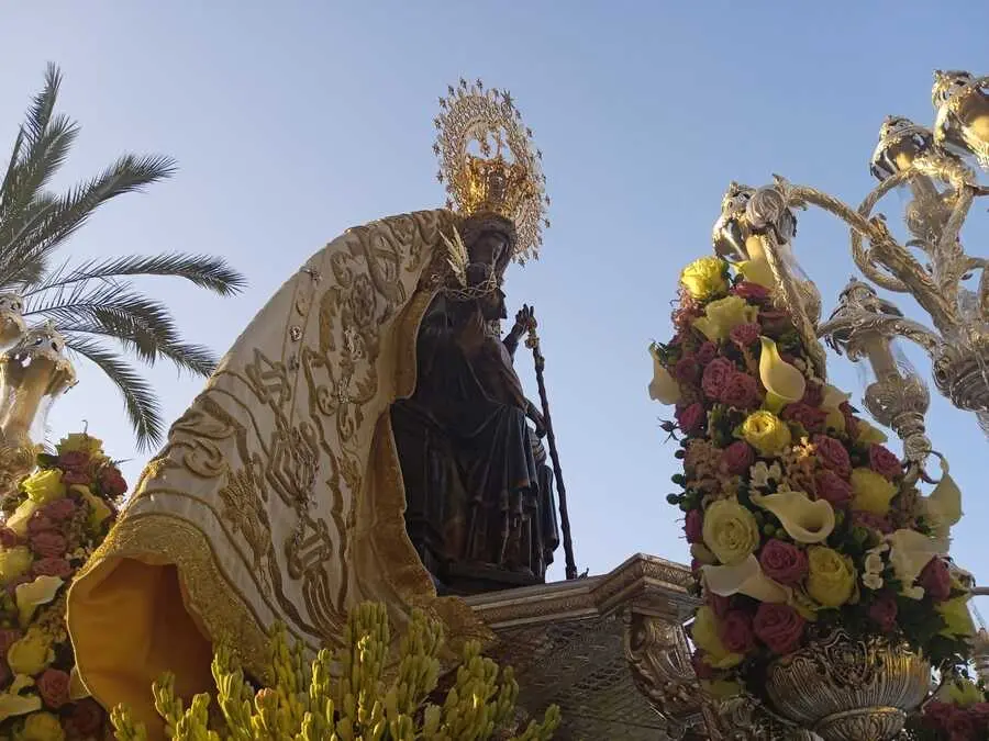 Procesi&oacute;n de la Virgen de &Aacute;frica / C&eacute;sar Mart&iacute;n