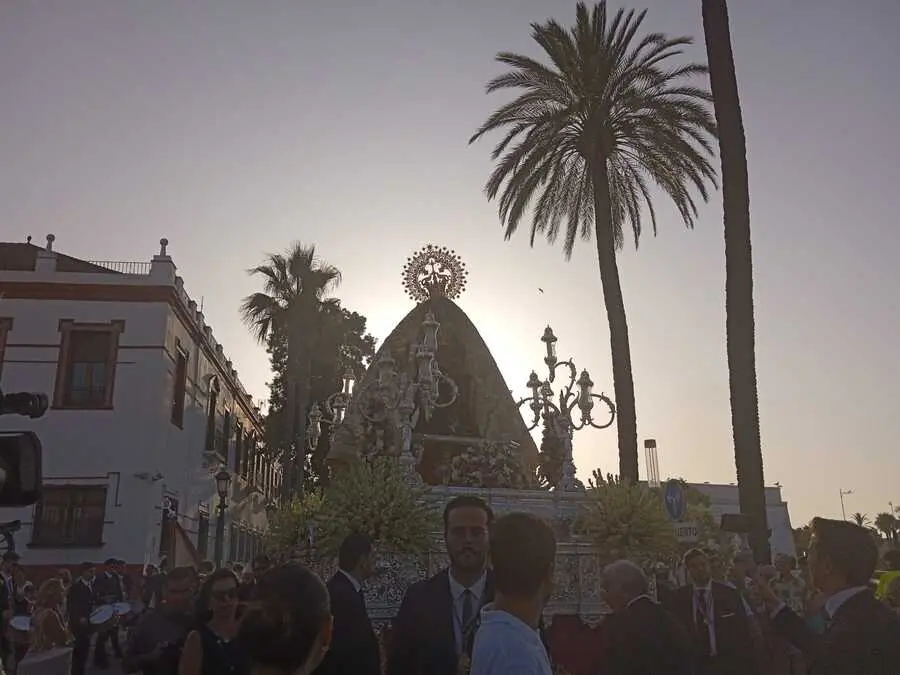 Procesi&oacute;n de la Virgen de &Aacute;frica / C&eacute;sar Mart&iacute;n