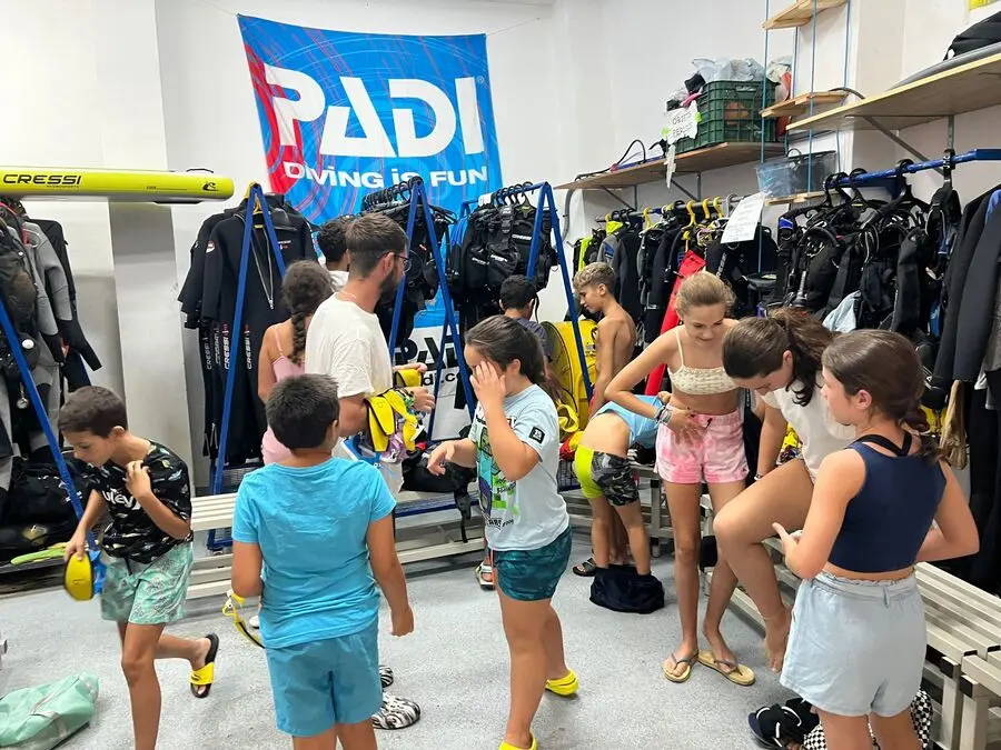 Curso de buceo del ICD con Burbujas / Daniel Hern&aacute;ndez