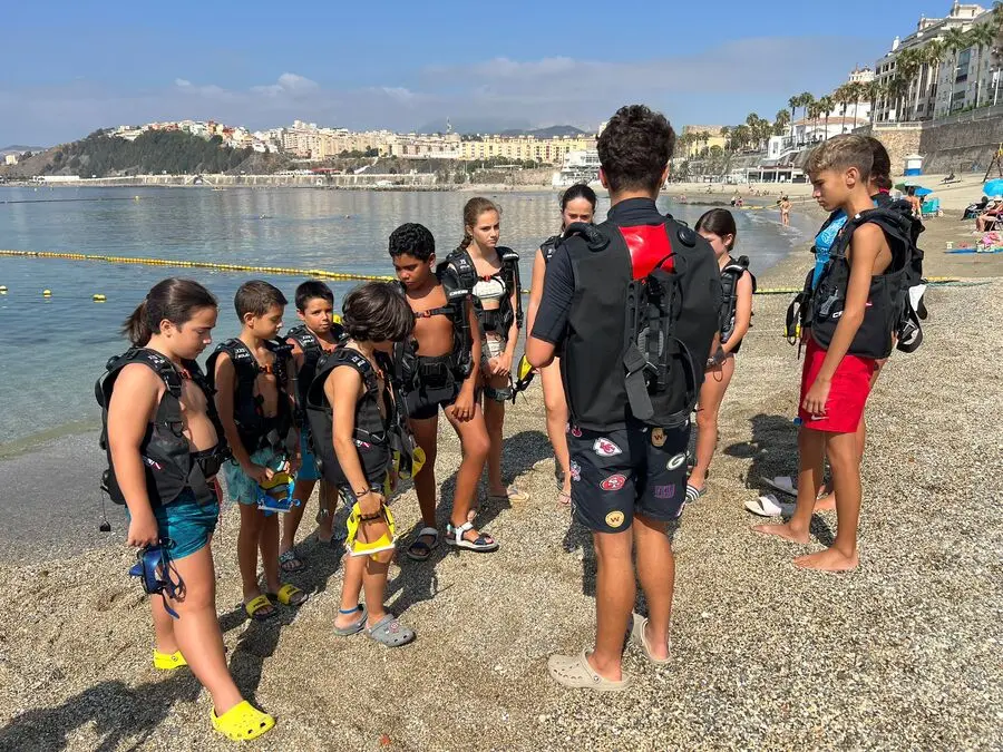 Curso de buceo del ICD con Burbujas / Daniel Hern&aacute;ndez