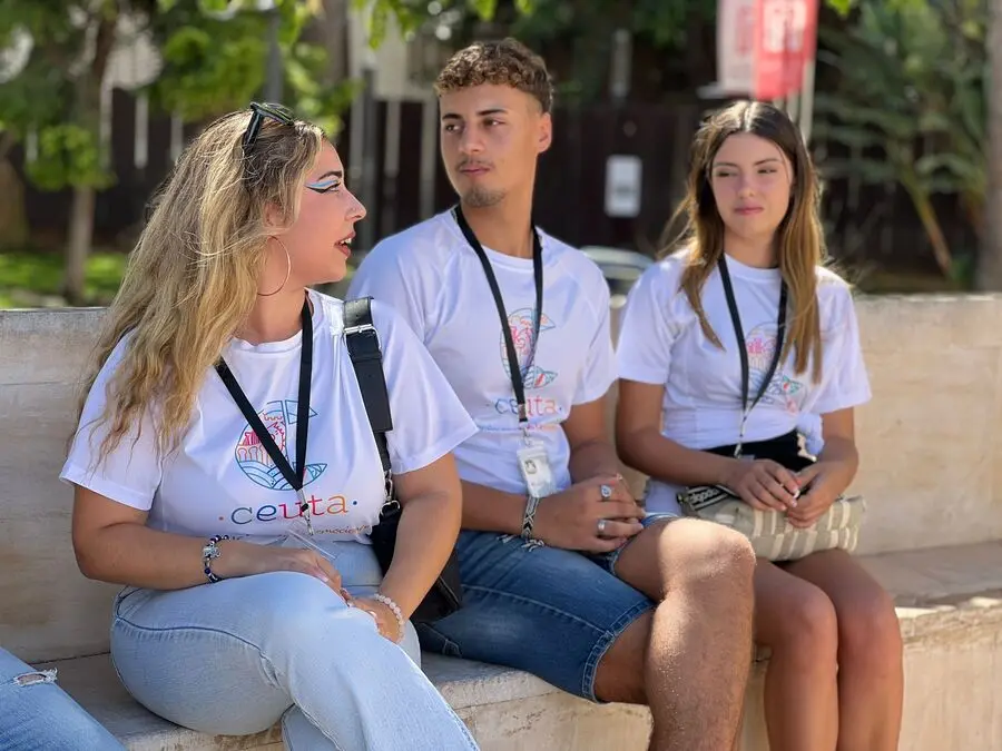 Visita a la Puerta Califal de los aspirantes a Miss Mundo y Mister International Ceuta / Daniel Hern&aacute;ndez