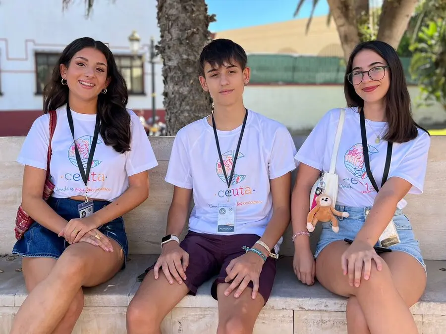Visita a la Puerta Califal de los aspirantes a Miss Mundo y Mister International Ceuta / Daniel Hern&aacute;ndez