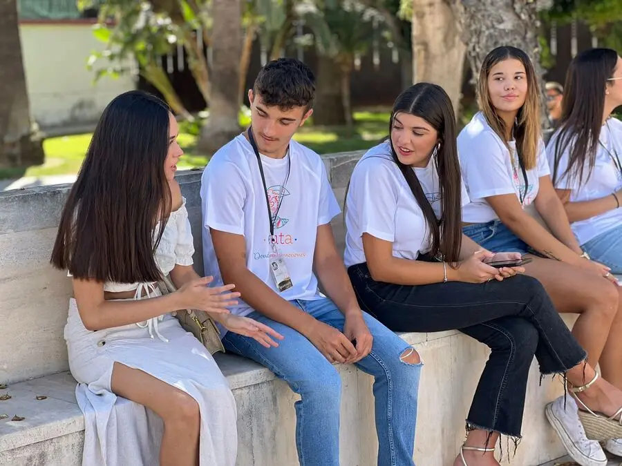 Visita a la Puerta Califal de los aspirantes a Miss Mundo y Mister International Ceuta / Daniel Hern&aacute;ndez