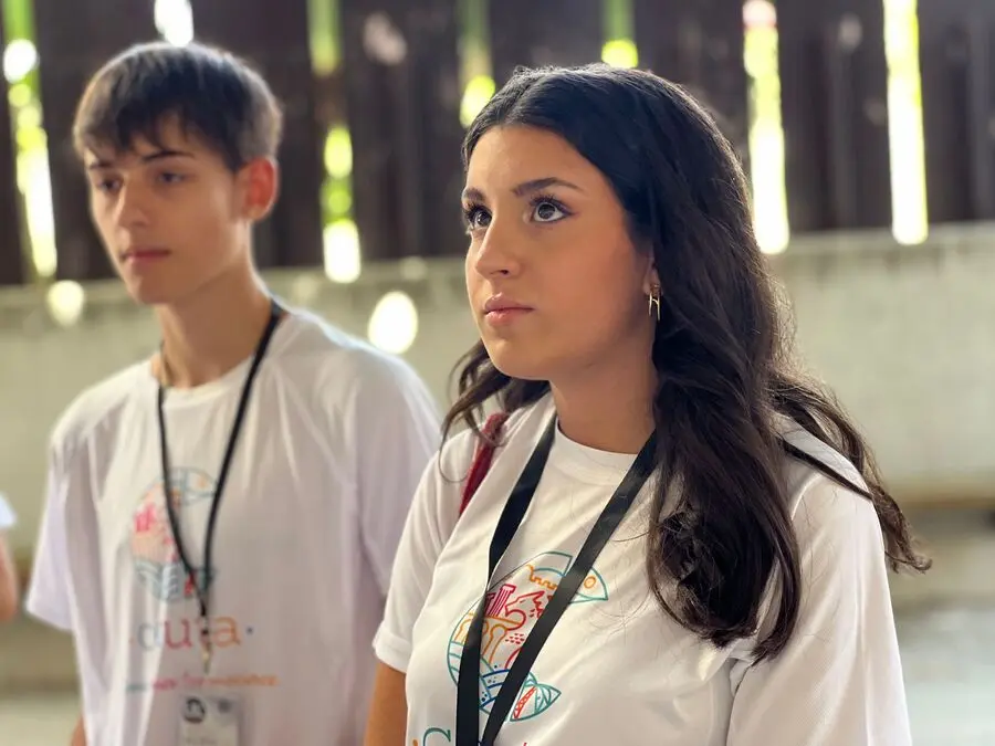 Visita a la Puerta Califal de los aspirantes a Miss Mundo y Mister International Ceuta / Daniel Hern&aacute;ndez