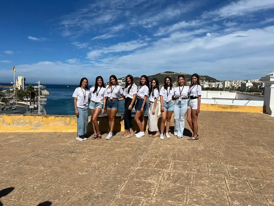 Visita a la Puerta Califal de los aspirantes a Miss Mundo y Mister International Ceuta / Daniel Hern&aacute;ndez